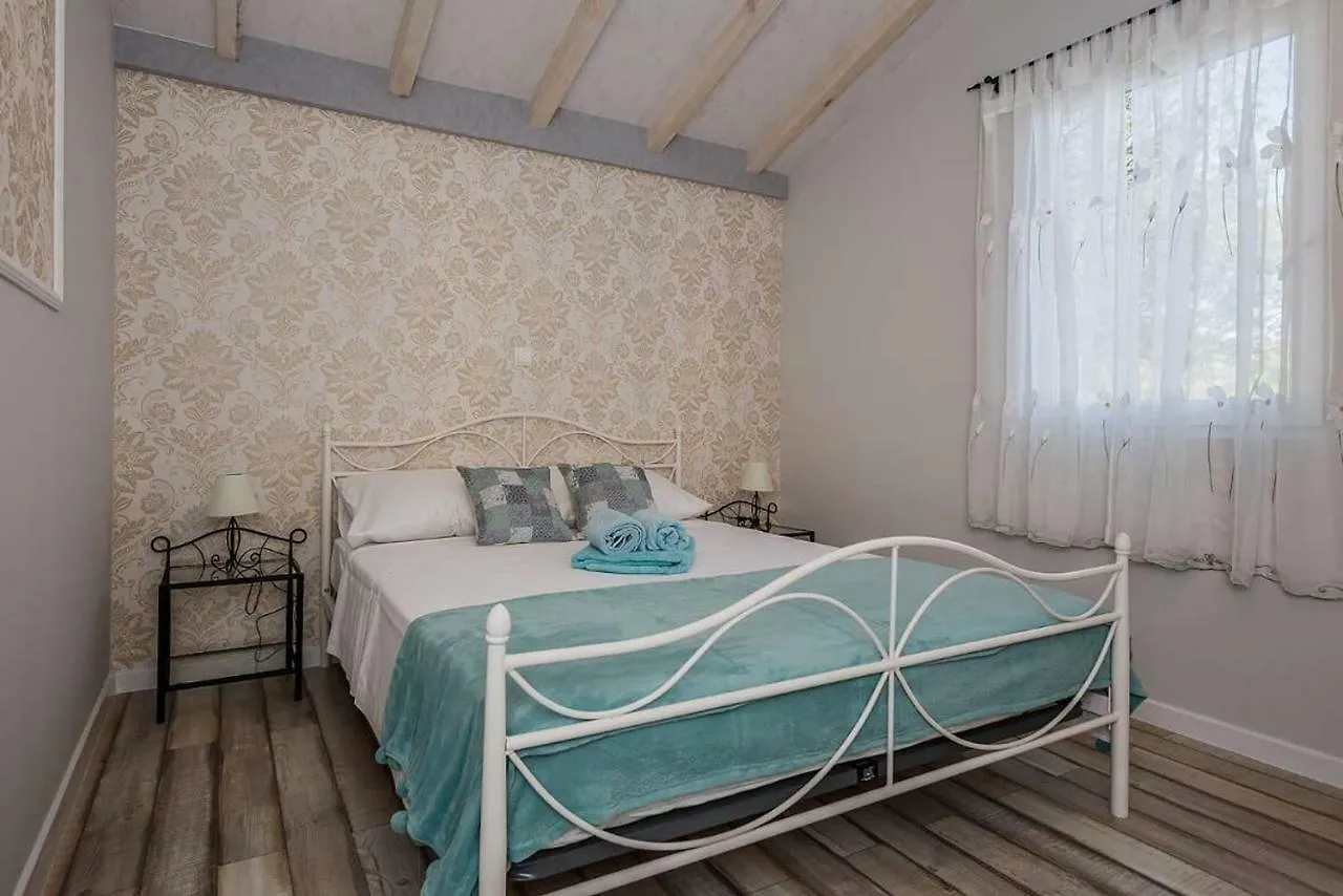 Villa Tereza Trogir 0*,  Croatia