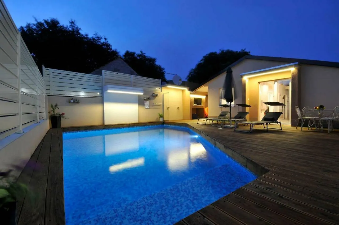 Villa Tereza Trogir 0*,